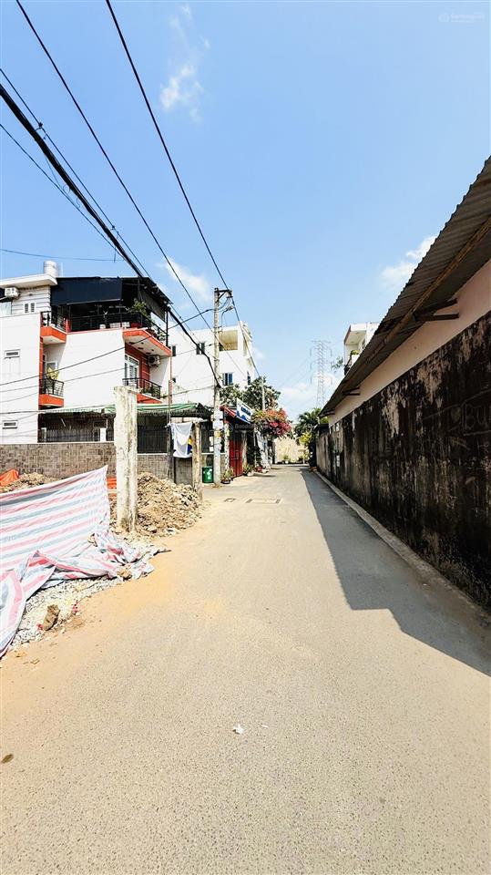Đất hẻm ô tô đường số  nở hậu 6.69m  kdc đồng bộ dân trí cao  cách ga metro chỉ vài trăm mét