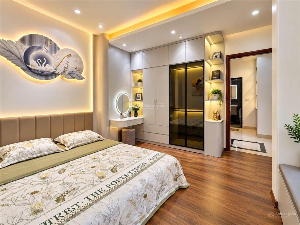 Bán nhà tựu liệt 42m, 4,5 tầng, 3 phòng ngủ rộng, đường ô tô tránh nhau giá hơn 7 tỷ