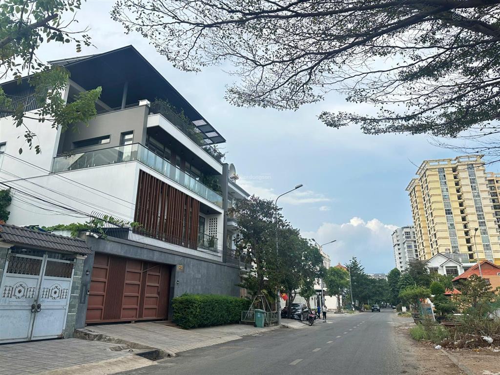 Siêu hiếm! bán biệt thự 3 tầng góc 3mt khu dc đông thủ thiêm, dt 213m, giá 27 tỷ