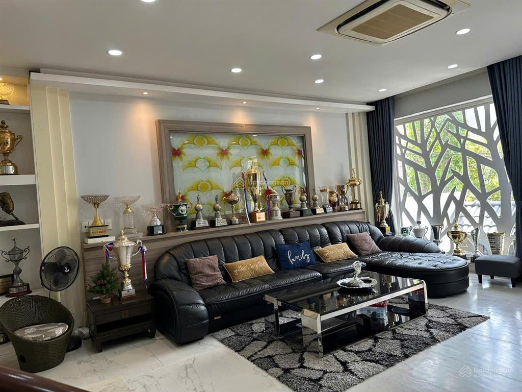 Bán gấp biệt thự ngay trần não an khánh, ngang 6,5m 4 tầng tm hđt 50tr/th giá 25,8 tỷ