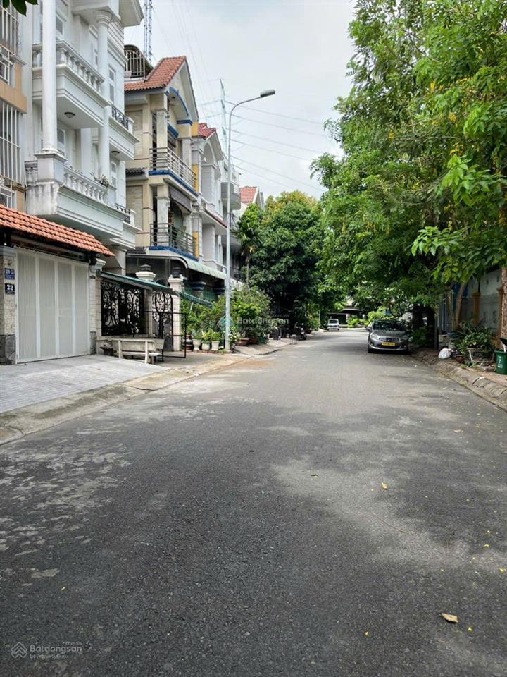 Giá hời q2! bán khuôn đất ngang 8m gần trần não đường rộng xd hầm 4 tầng chỉ 19,5 tỷ
