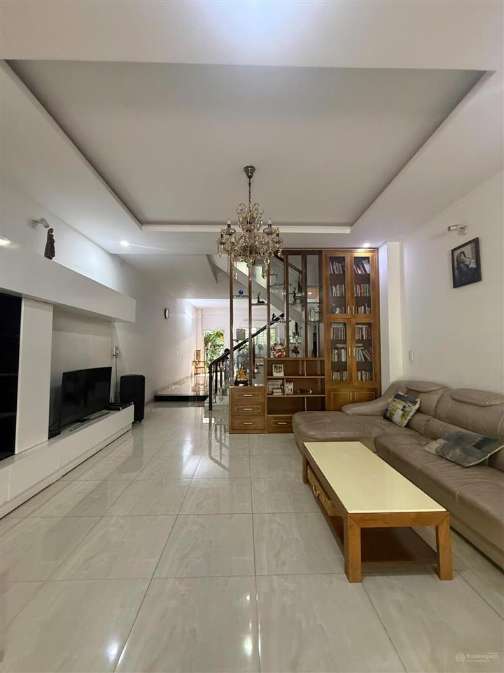 Bán nhà đẹp full nội thất ngay lake view q2, dt 140m2 3 lầu giá chỉ 15 tỷ shr