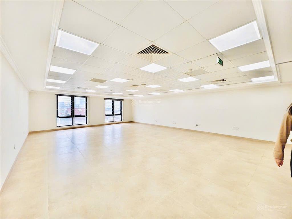 Cho thuê văn phòng láng hạ  đống đa 115m2 chỉ 17tr bãi oto đỗ cửa