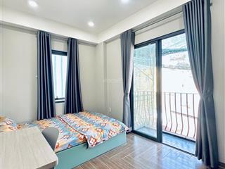 Cho thuê căn hộ full nội thất, ngay hàng xanh, ban công, máy giặt riêng. phường bình thạnh