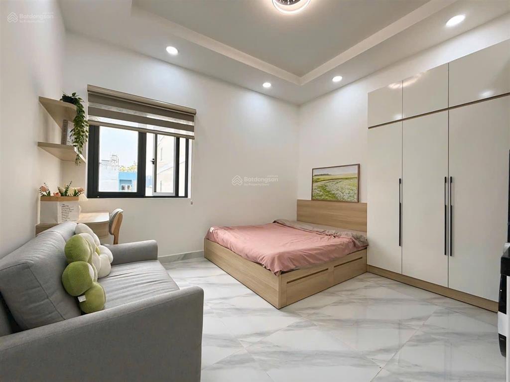 Cho thuê căn hộ studio, full nội thất, gần văn lang (vlu), 30m2, an ninh và sạch sẽ, thang máy
