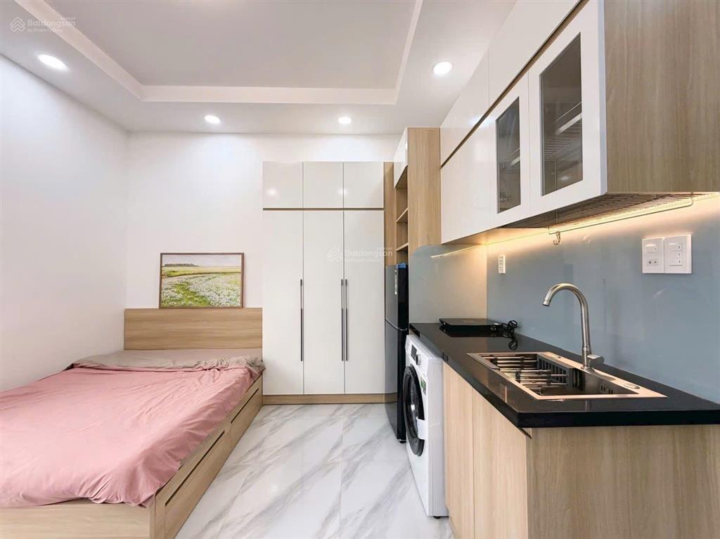 Cho thuê căn hộ studio, full nội thất, gần văn lang (vlu), 30m2, an ninh và sạch sẽ, thang máy