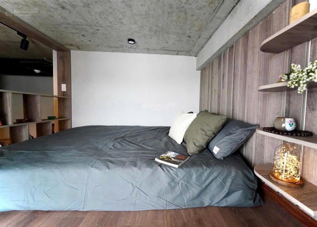Cho thuê căn ban công phong cách đà lạt rất đẹp thang máy full nội thất, sạch sẽ