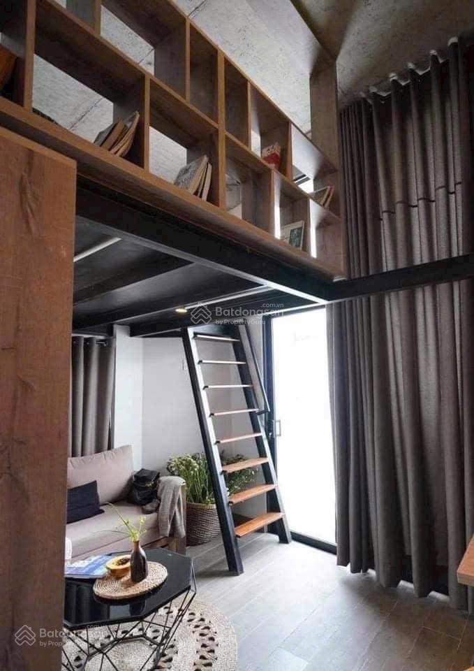 Cho thuê căn ban công phong cách đà lạt rất đẹp thang máy full nội thất, sạch sẽ