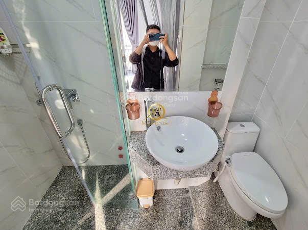 Cho thuê căn hộ siêu phẩm 2 ban công tại quận 3 gần nhà thờ đức bà , hồ con rùa