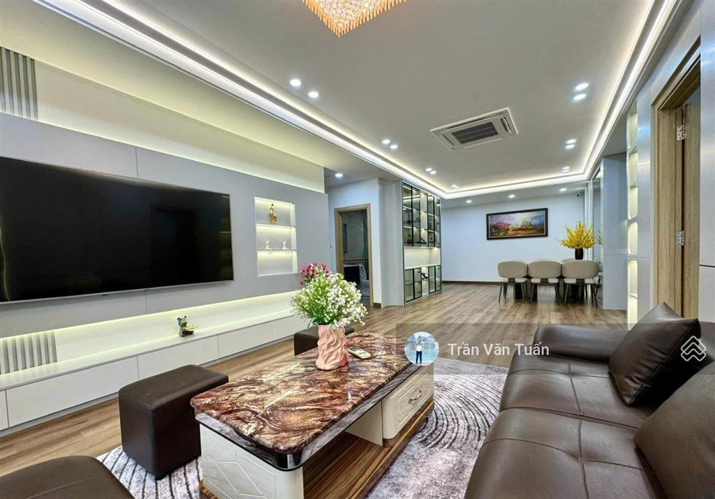 Căn hộ cao cấp ở ngoại giao đoàn tòa no4b t1, tầng 20, 130m² 3pn + 2wc, full nội thất ở ngay, 14 tỷ