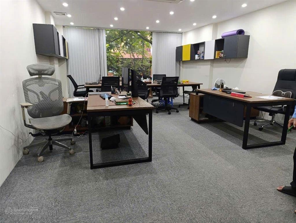 Bán nhà mặt ngõ 603 lạc long quân  8 tầng thang máy  48m  kinh doanh, đường 3 ô tô tránh vỉa hè