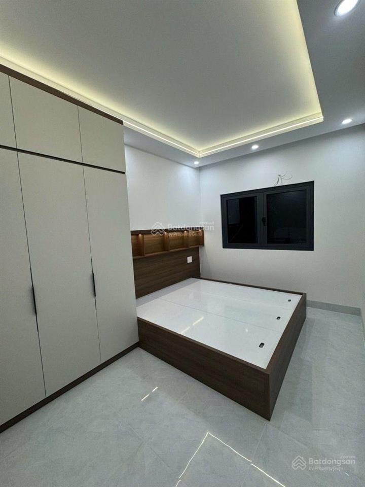 Nhà mới đẹp hẻm thông sầm uất, vị trí trung tâm dt 4.2 x 8m (cn 32m2) 1 trệt 1 lầu. nhỉnh 4tỷ