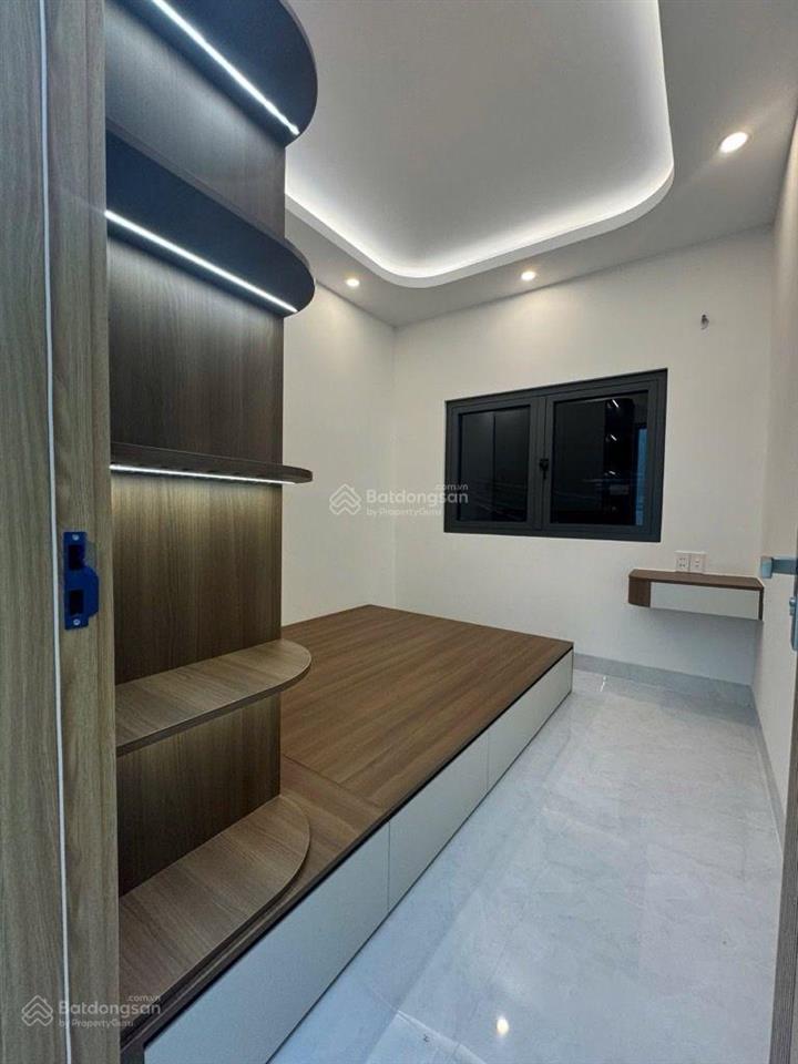 Nhà mới đẹp hẻm thông sầm uất, vị trí trung tâm dt 4.2 x 8m (cn 32m2) 1 trệt 1 lầu. nhỉnh 4tỷ