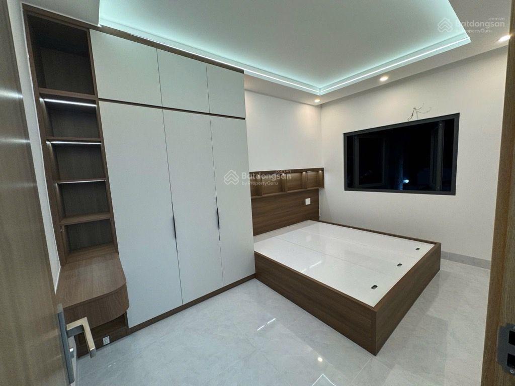 Nhà mới đẹp hẻm thông sầm uất, vị trí trung tâm dt 4.2 x 8m (cn 32m2) 1 trệt 1 lầu. nhỉnh 4tỷ