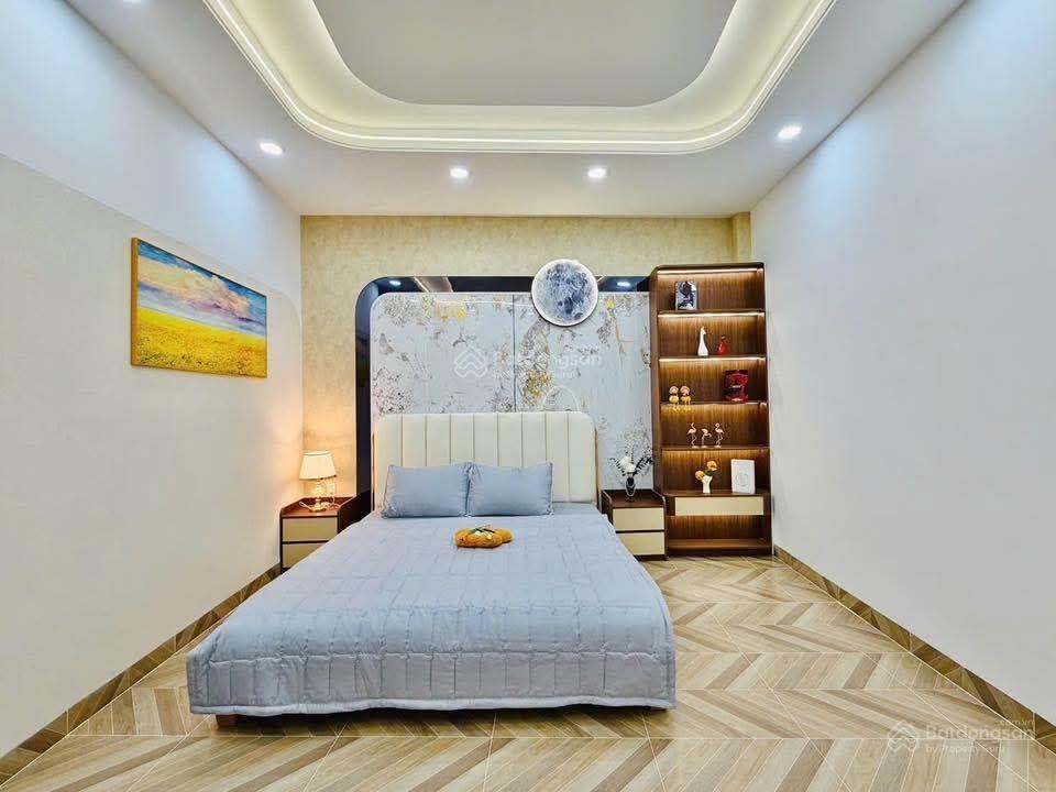 Nhà 3 tầng ngang 5.5m hiếm chỉ 5 tỷ ngay huỳnh tấn phát , nhà bè khu dân cu học thức cao