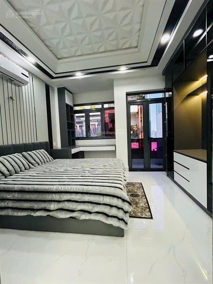 Nhà mới full nội thất xe hơi vào nhà. nhà khu phân lô dân trí cao khu dân cư sài gòn mới  thôn