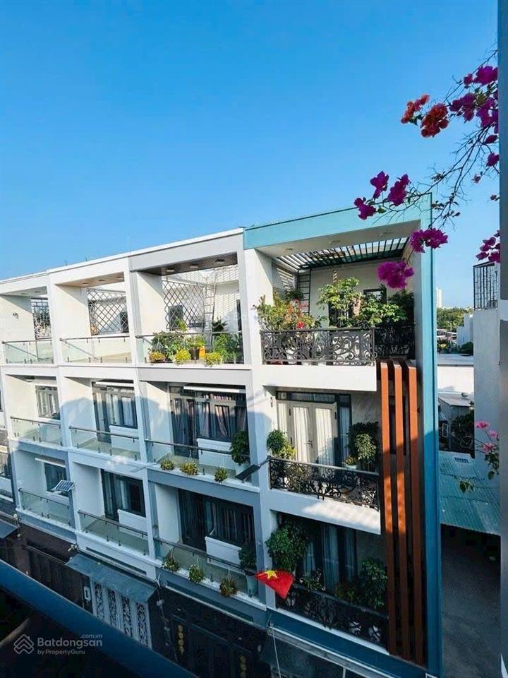 Nhà mới full nội thất xe hơi vào nhà. nhà khu phân lô dân trí cao khu dân cư sài gòn mới  thôn