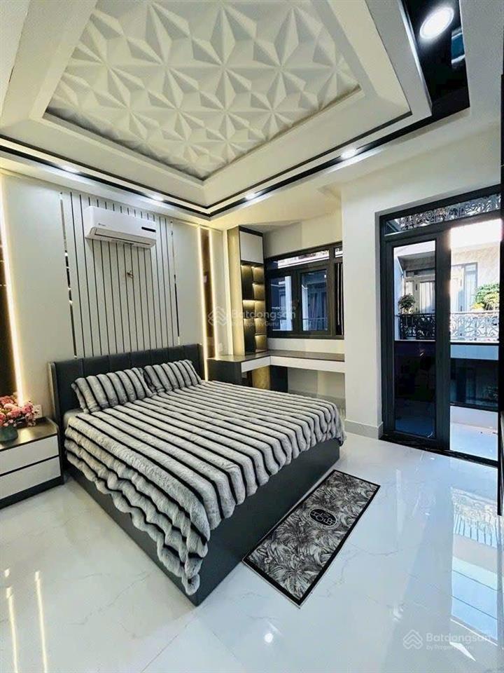 Nhà mới full nội thất xe hơi vào nhà. nhà khu phân lô dân trí cao khu dân cư sài gòn mới  thôn