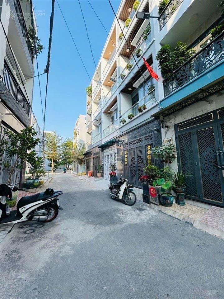 Nhà mới full nội thất xe hơi vào nhà. nhà khu phân lô dân trí cao khu dân cư sài gòn mới  thôn