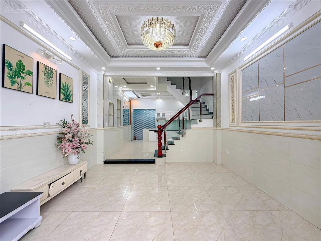 Nhà 4 tầng ở ngay gần phú mỹ hưng huỳnh tấn phát cách mặt tiền chỉ 100m dt 55m2. hơn 6 tỉ