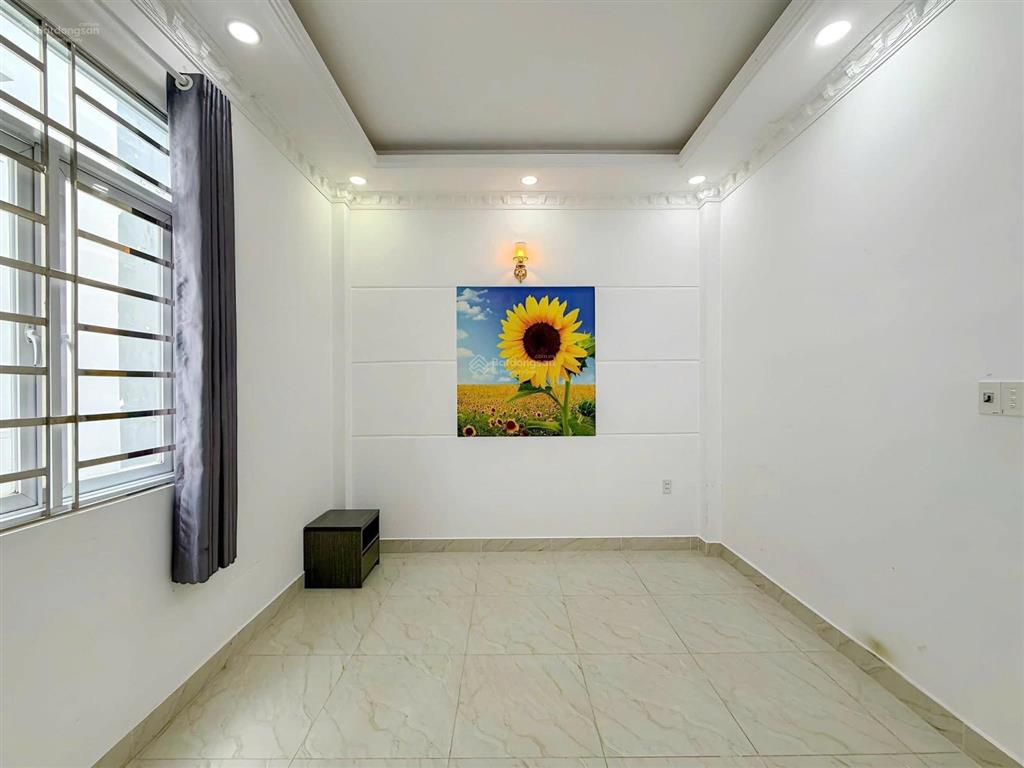 Nhà 4 tầng ở ngay gần phú mỹ hưng huỳnh tấn phát cách mặt tiền chỉ 100m dt 55m2. hơn 6 tỉ