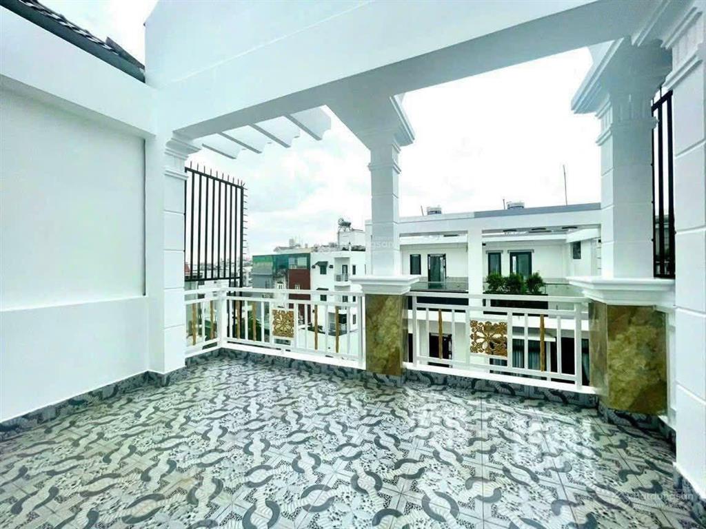Nhà 4 tầng ở ngay gần phú mỹ hưng huỳnh tấn phát cách mặt tiền chỉ 100m dt 55m2. hơn 6 tỉ