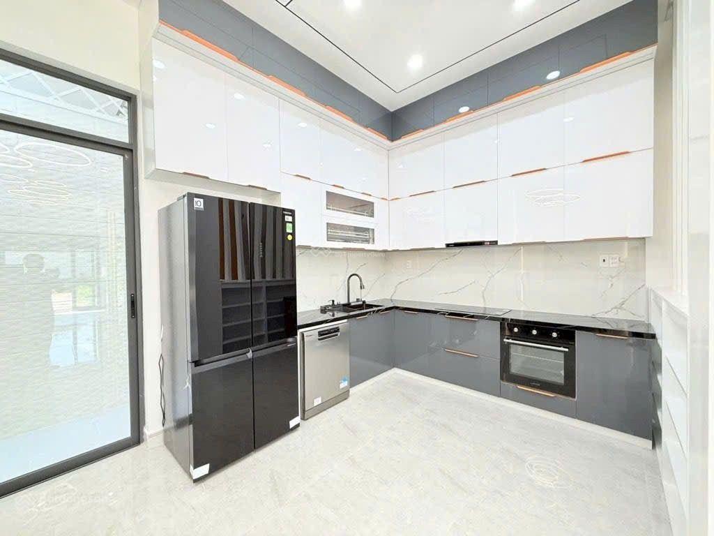 Siêu phẩm nhà mới có thang máy đối diện công viên ngay khu dân cư sài gòn mới, qua q7 vài phút