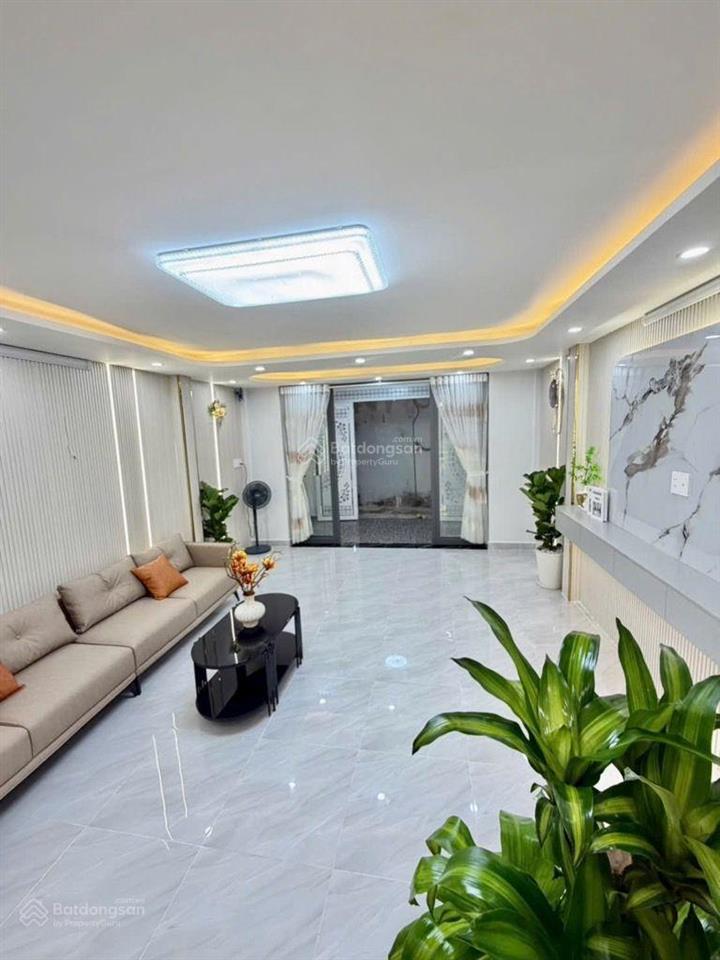 Nhà mới tinh full nội thất chỉ 4.39 tỷ hẻm 1716 huỳnh tấn phát kế bên quận 7