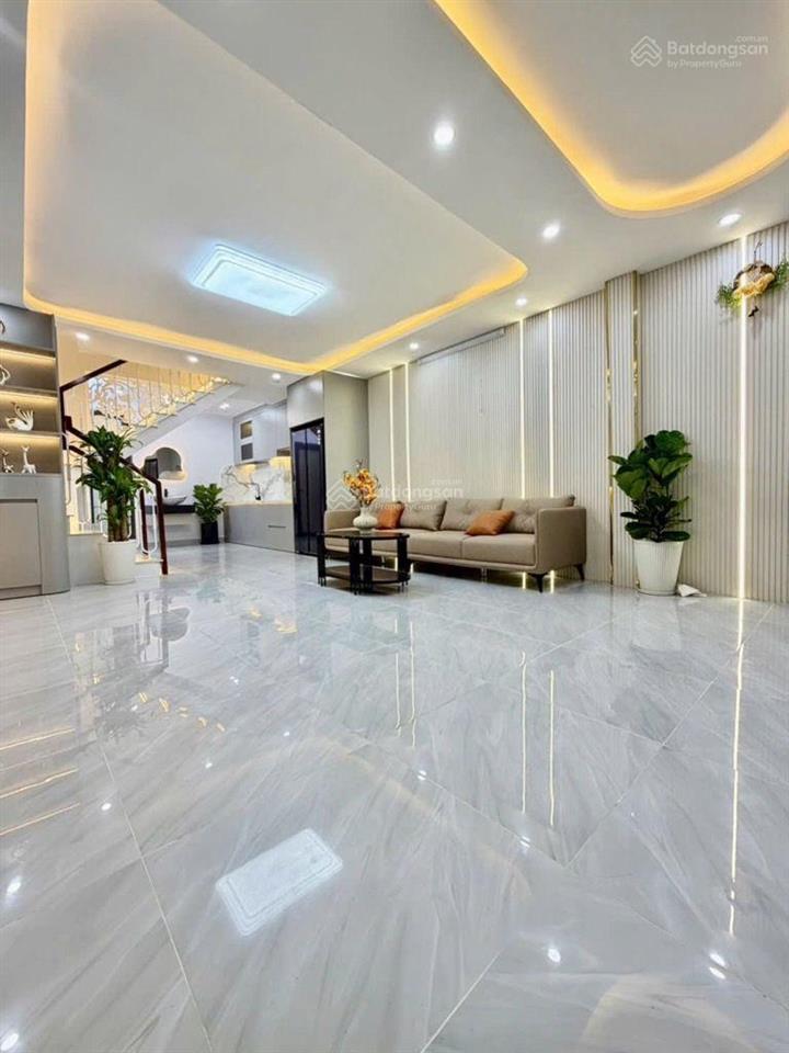 Nhà mới tinh full nội thất chỉ 4.39 tỷ hẻm 1716 huỳnh tấn phát kế bên quận 7