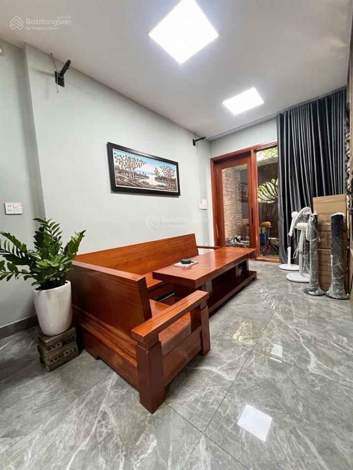 Nhà kdc omely đào tông nguyên gần pmh cách q7 vài phút full nội thất gỗ xịn
chỉ  7.9 tỷ (tl)
