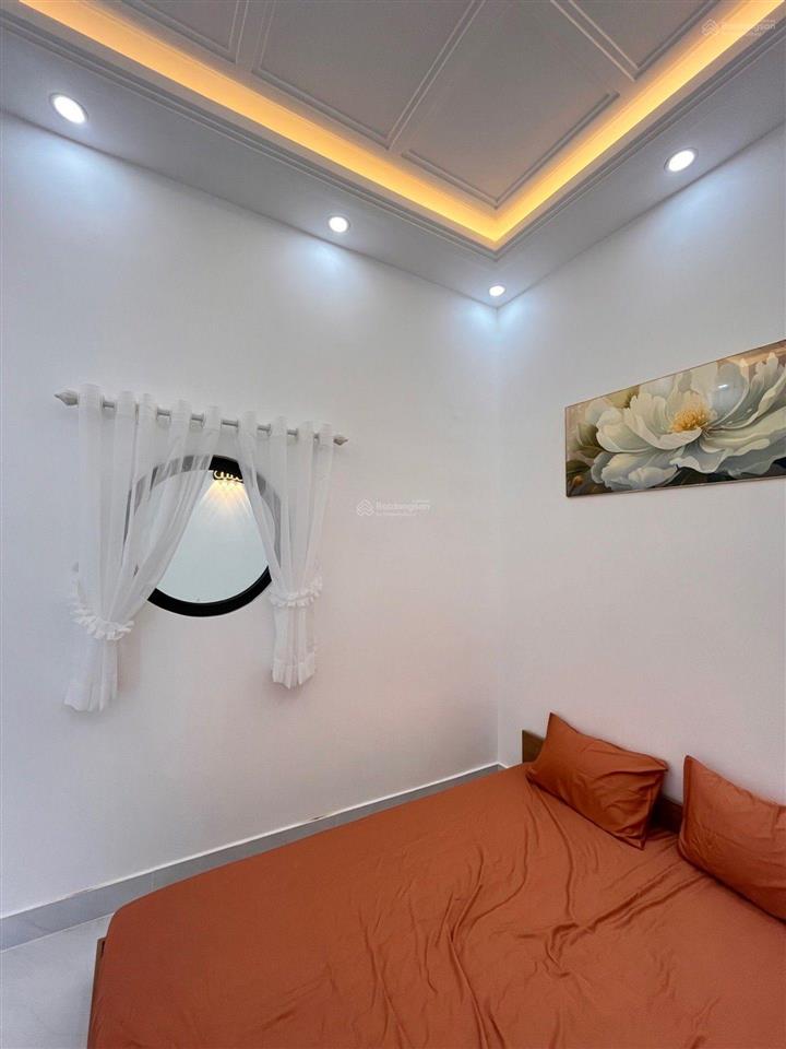 Nhà mới 2 tầng ngay chợ phú xuân chỉ 5.15 tỷ ( tl)  gần pmh kế bên q7 dt 60m sổ riêng mới