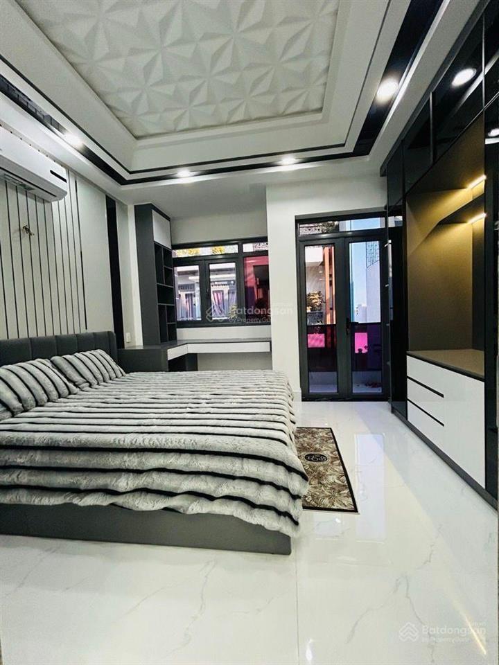 Nhà mới full nội thất xe hơi vào nhà
cạnh q7  ngay khu dân cư thesun  đào tông nguyên  nhỉnh 