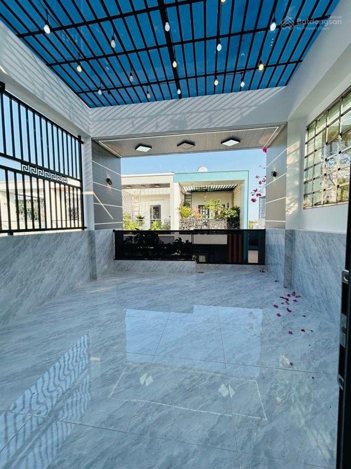 Nhà mới full nội thất xe hơi vào nhà
cạnh q7  ngay khu dân cư thesun  đào tông nguyên  nhỉnh 