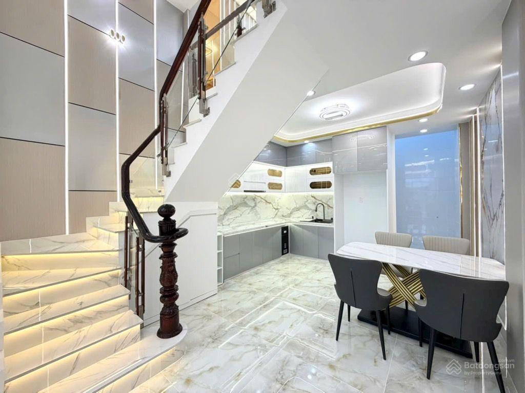 Nhà đẹp huỳnh thị đồng gần trung tâm hành chính nhà bè  đi pmh chỉ vài phút hơn 8 tỷ xíu