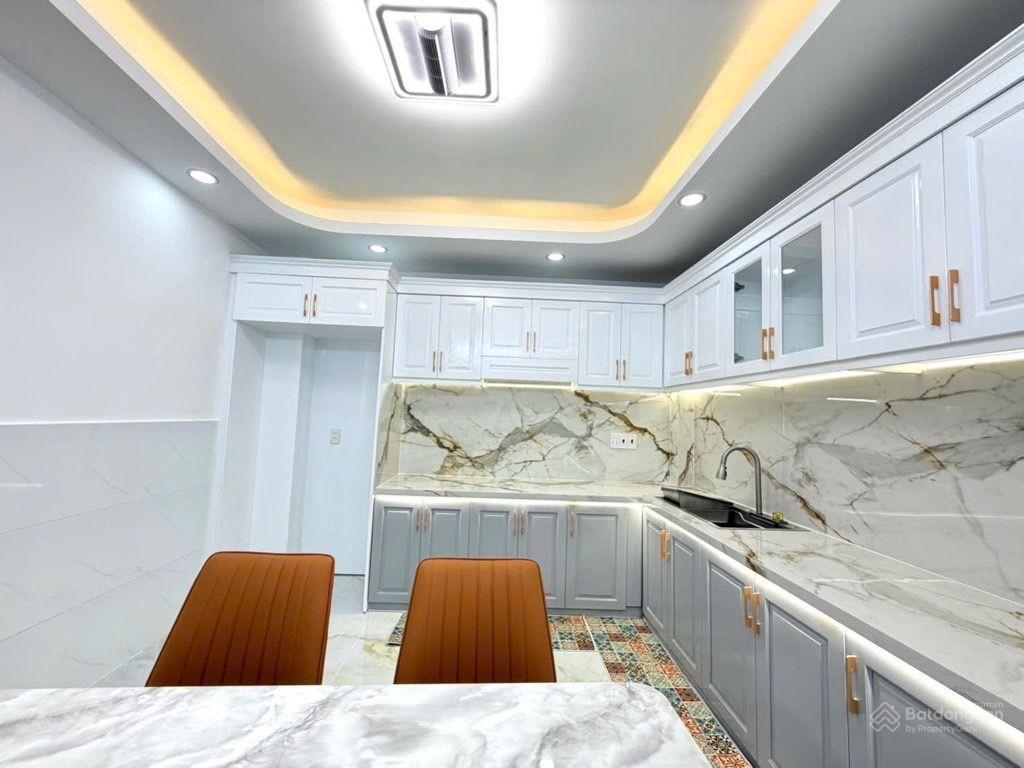 Huỳnh tấn phát nhà bè thuận tiện kinh doanh buôn bán  gần chợ phú xuân  sát bên q7