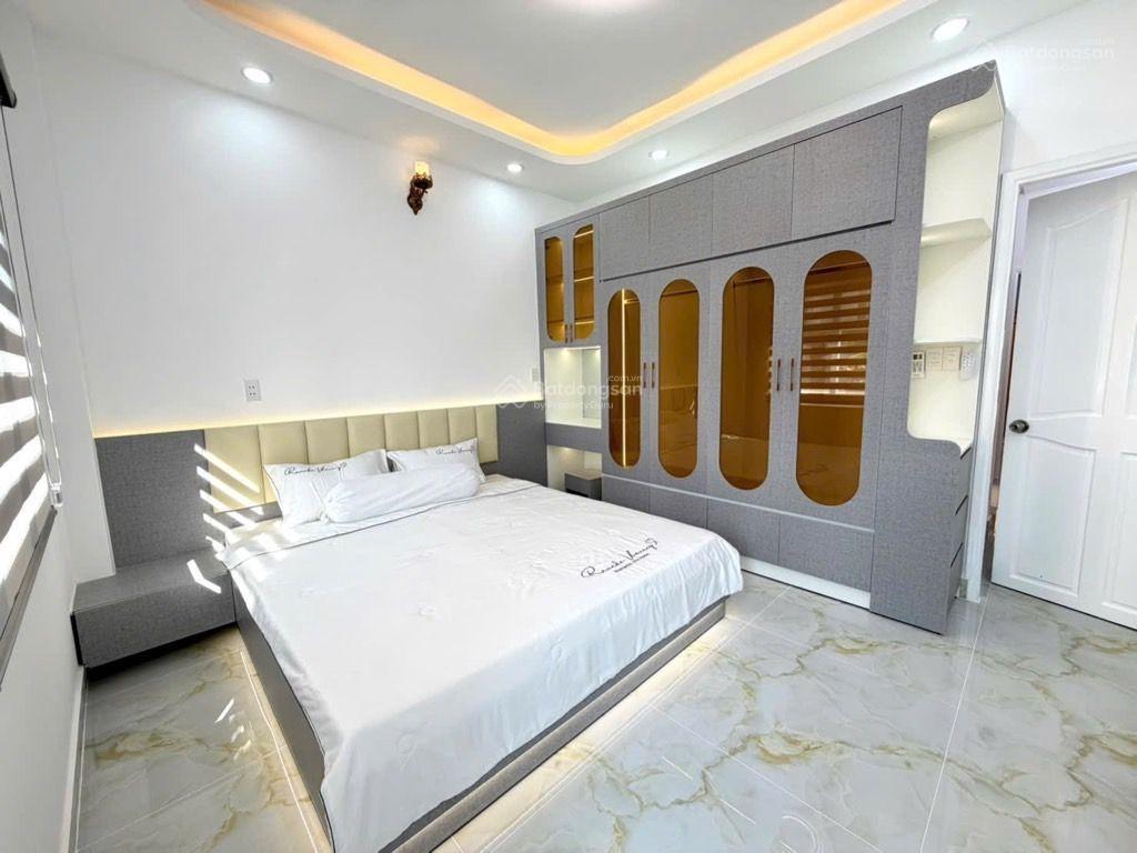 Huỳnh tấn phát nhà bè thuận tiện kinh doanh buôn bán  gần chợ phú xuân  sát bên q7