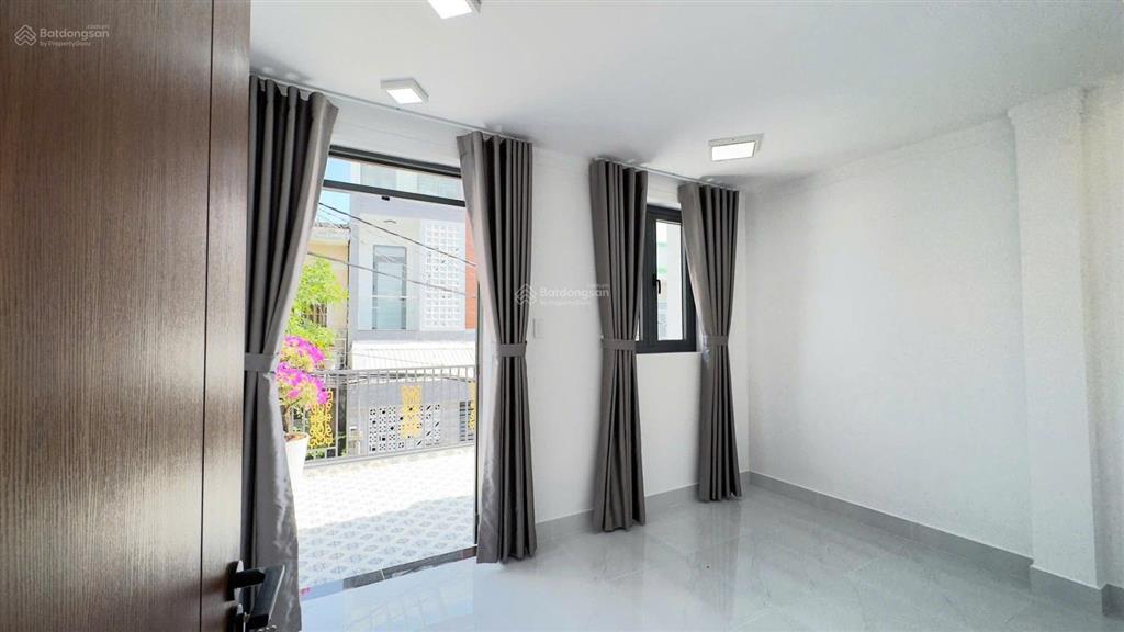 Chủ gấp bán, chạm là chốt nhà đẹp hxh 64m² 4pn, có phòng thờ ngay tt hành chính nb. chỉ 5,05