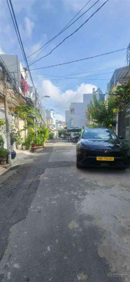 Nhà 2 tầng, 80m² ngay huỳnh tấn phát ô tô trong sân, gần kdc nam long dễ chốt, chỉ 5 tỷ hơn