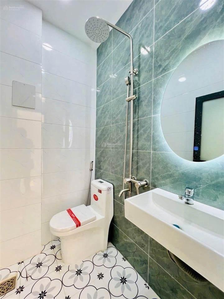Nhà đẹp, giá tốt  2 tầng shr hoàn công cách mặt tiền huỳnh tấn phát chỉ 80m chỉ 4 tỉ hơn