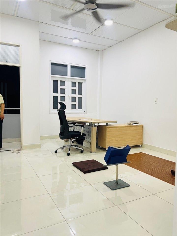 Nhà 3 tầng, 55m2 hẻm xe hơi 6m trung tâm nhà bè, huỳnh tấn phát, chỉ nhỉnh 6 tỷ  kế bên q