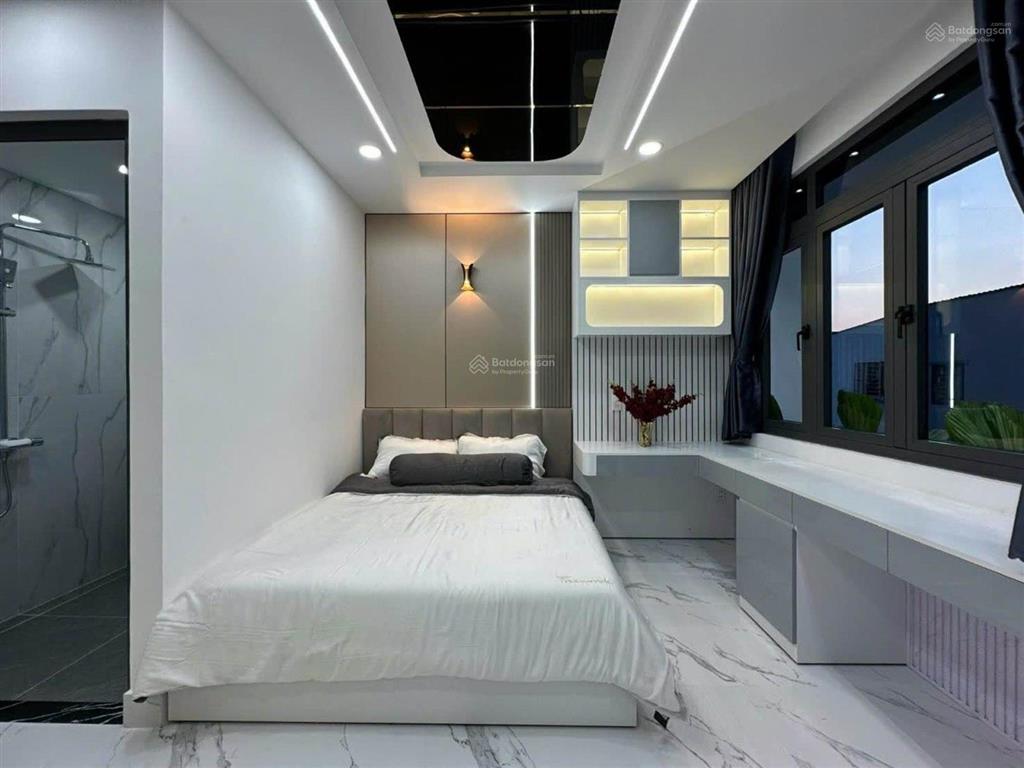 Nhà ngay kdc sài gòn mới  full nội thất smart home hẻm xe hơi 6m huỳnh tấn phát.
chỉ 7 tỷ hơn