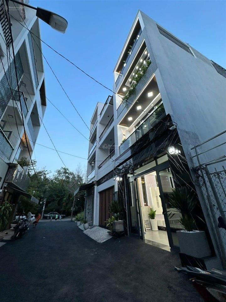 Nhà ngay kdc sài gòn mới  full nội thất smart home hẻm xe hơi 6m huỳnh tấn phát.
chỉ 7 tỷ hơn