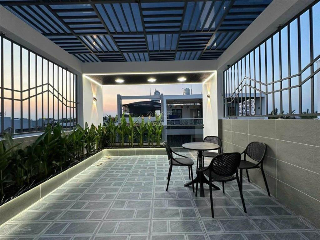 Nhà ngay kdc sài gòn mới  full nội thất smart home hẻm xe hơi 6m huỳnh tấn phát.
chỉ 7 tỷ hơn