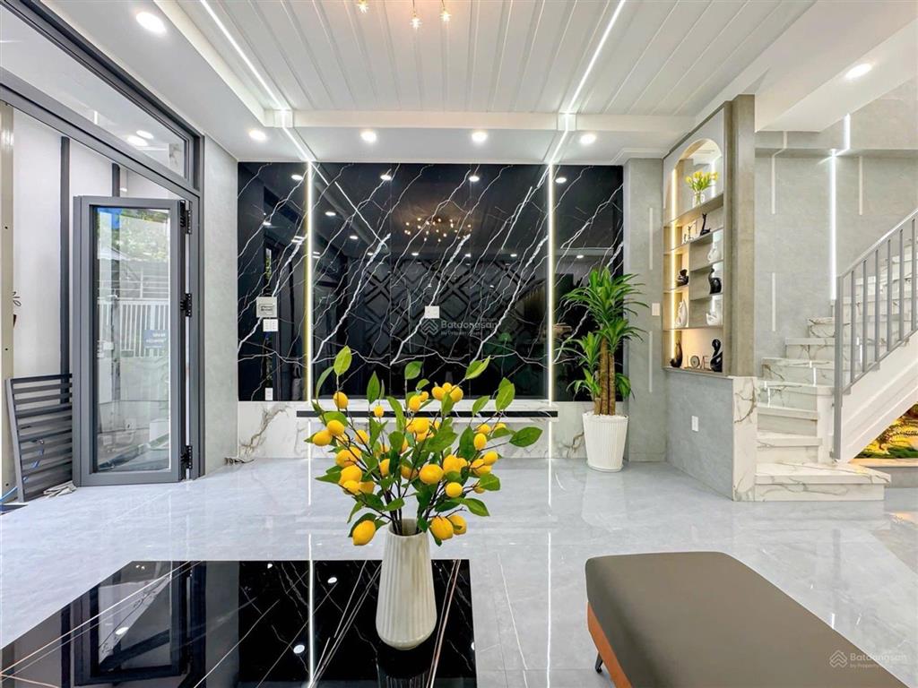 Nhà đẹp trần xuân soạn  quận 7, kế q4, full nội thất, 63m2. chỉ 6,7 tỷ (tl)