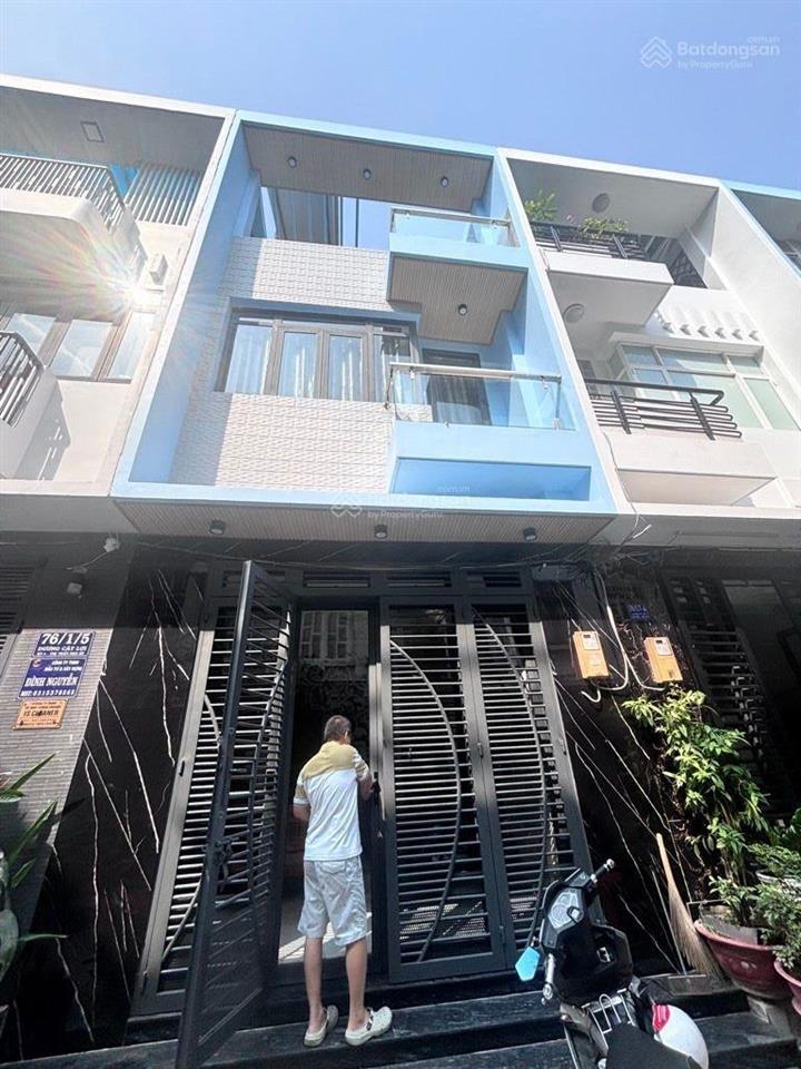 Nhà đẹp 5pn  đường xe hơi  cách phú mỹ hưng 10 phút, 66m2, chưa đến 7 tỉ