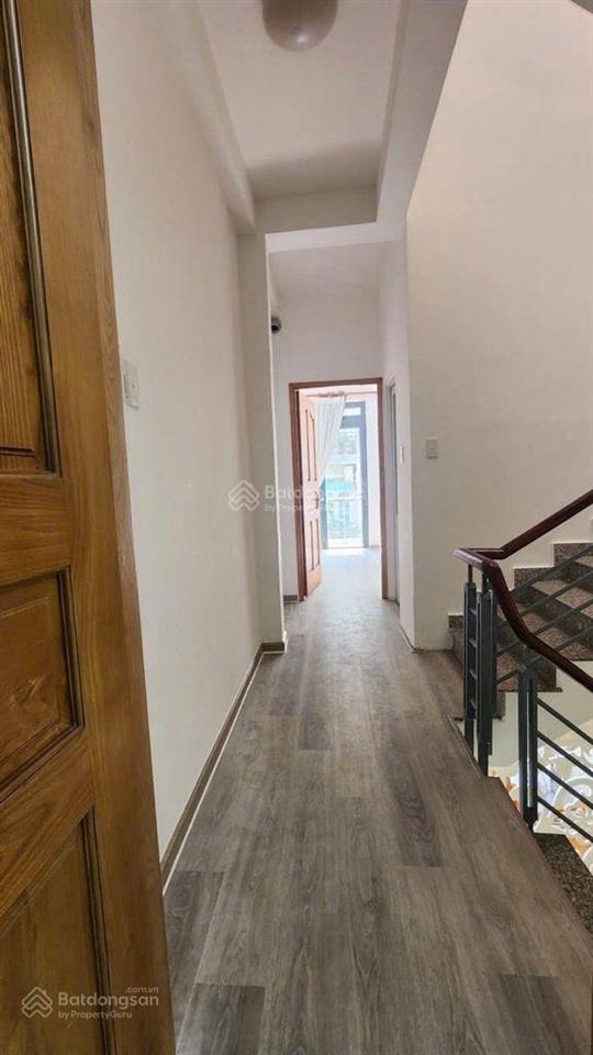 Nhà đẹp 5pn  đường xe hơi  cách phú mỹ hưng 10 phút, 66m2, chưa đến 7 tỉ
