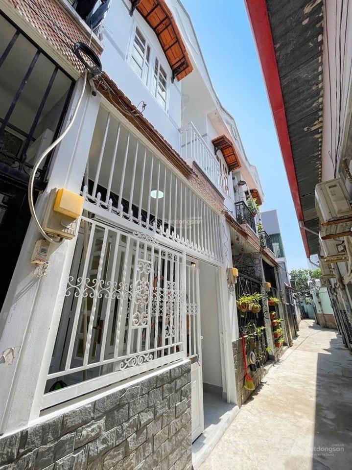 Chỉ 1 tỷ 790 sở hữu nhà 2 tầng full nội thất ngay huỳnh tấn phát, nhà bè