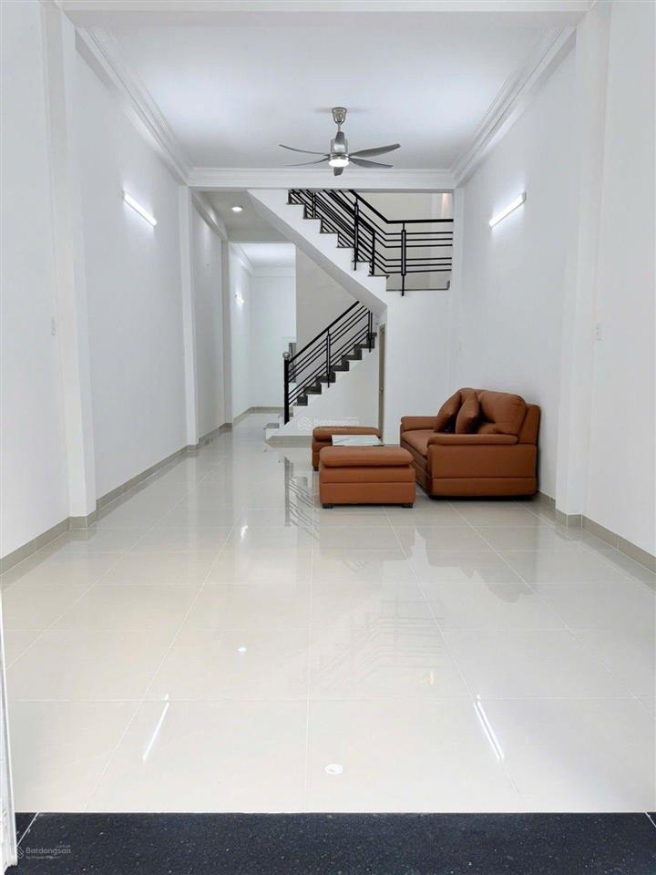 Sát lâm văn bền, phú mỹ hưng quận 7 . chỉ vài củ  thương lượng chính chủ