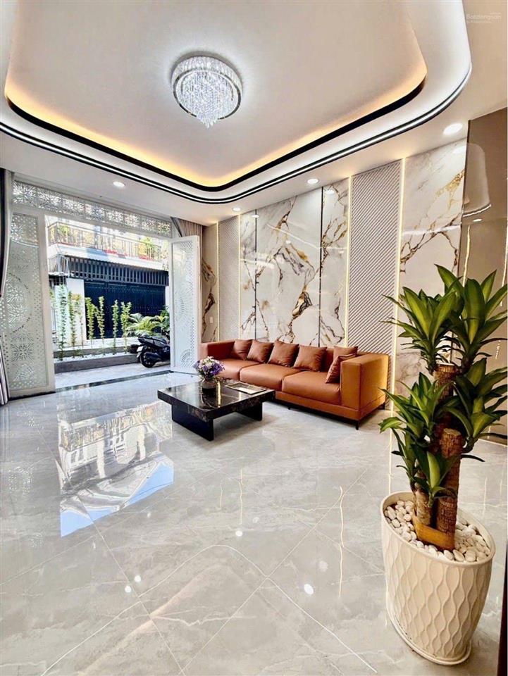 Nhà mới tinh full nội thất xe hơi đỗ cửa chỉ 5,69 tỷ kế q7, qua pmh chỉ 5 phút. nhà 58m2