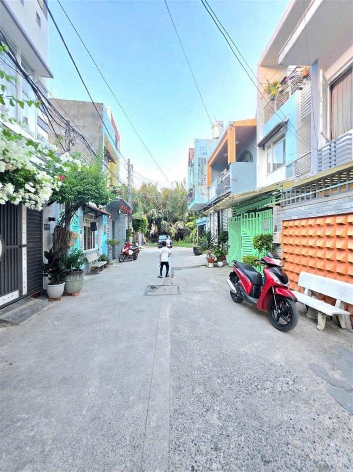 Sổ hồng 2026  nhà cũ hẻm thông 2 lầu  60m2. 4 tỷ hơn (tl). ngay kdc sài gòn mới  huỳnh tấn phát,